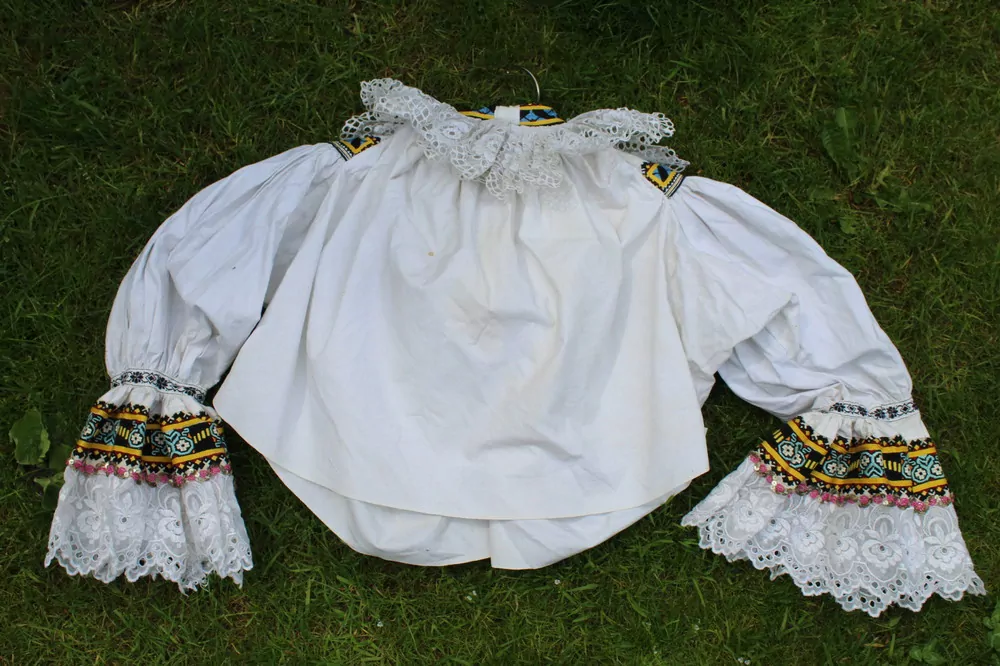 KROJ RUKÁVCE KE KROJI - NIVNICKO