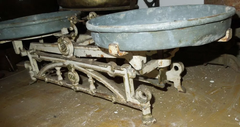 VÁHA VÁHY STAROŽITNÉ