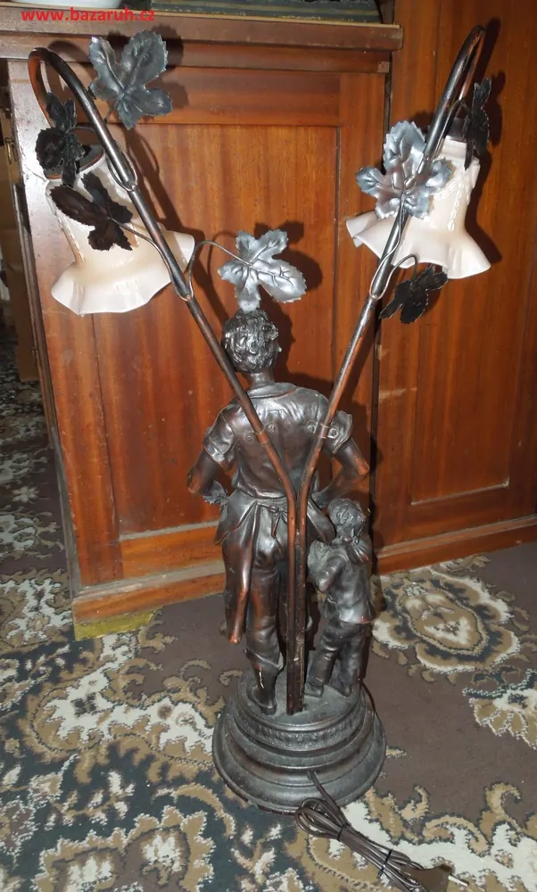 STARÁ FIGURÁLNÍ LAMPA