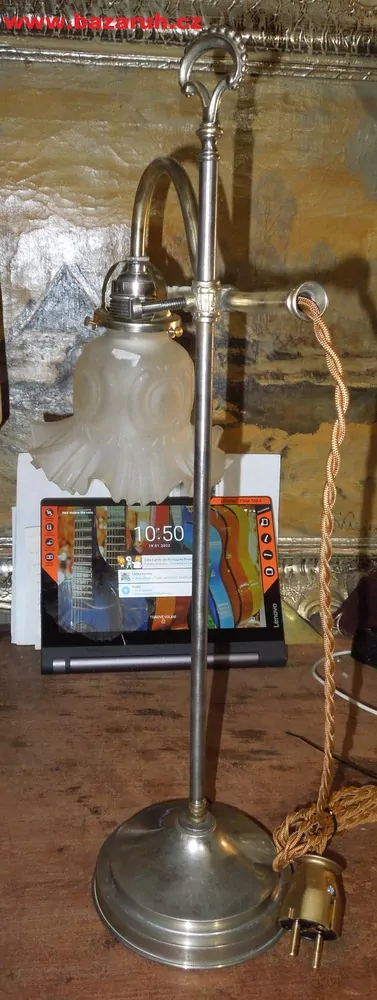 STAROŽITNÁ STOLNÍ LAMPA LAMPIČKA