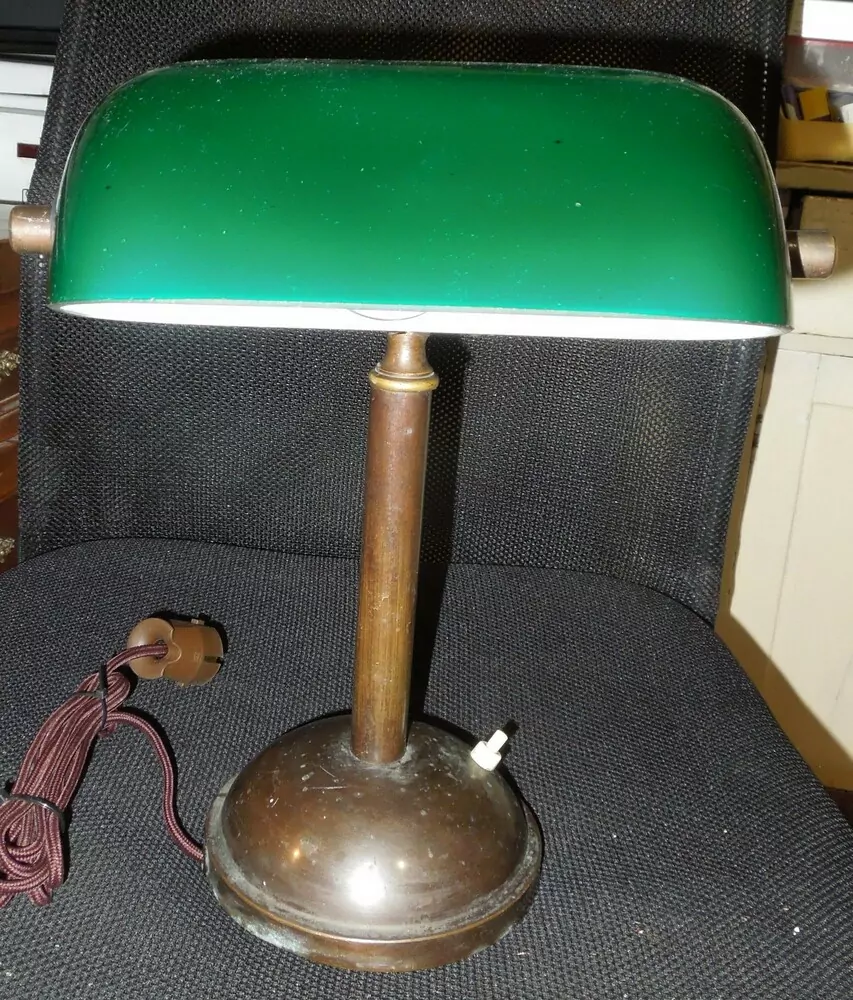 STAROŽITNÁ STOLNÍ LAMPA BANKOVNÍ ELEKTRICKÁ BANKÉŘKA