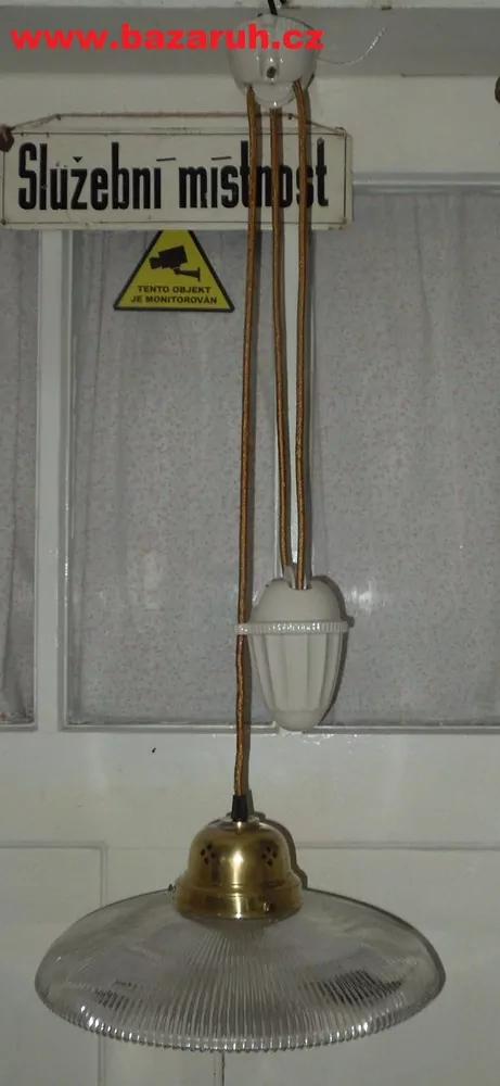 STAHOVACÍ LUSTR STÍNÍTKO STAHOVAČKA širm 33 cm