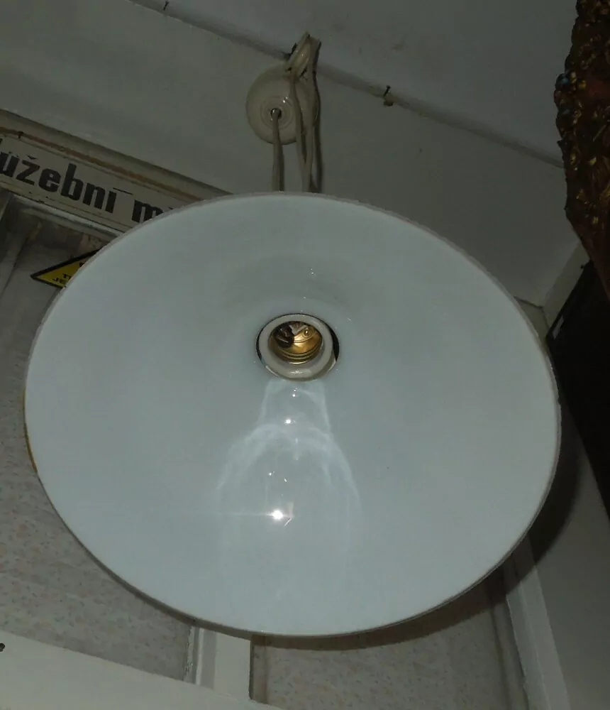 STAHOVACÍ LUSTR STÍNÍTKO STAHOVAČKA