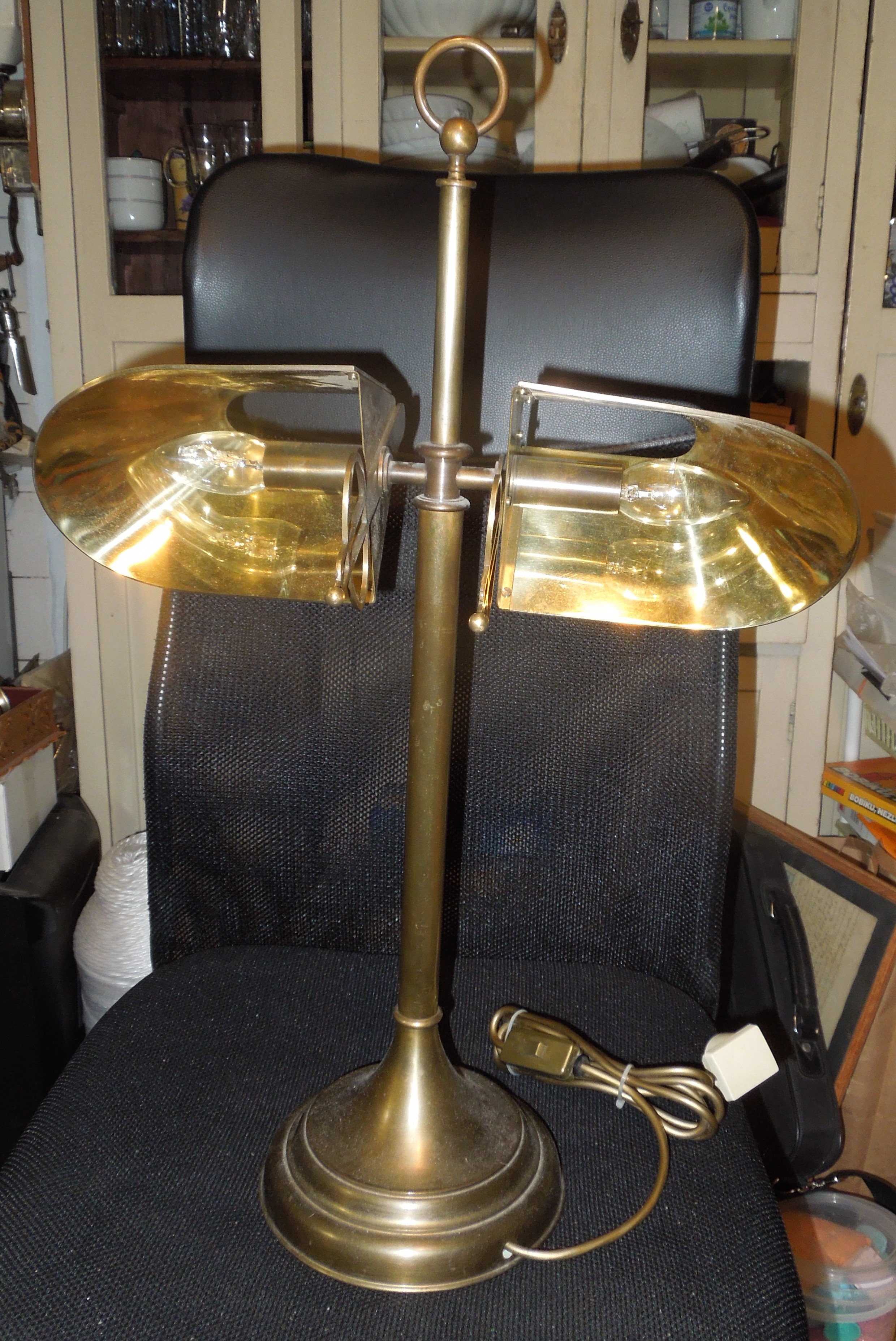 STARÁ BANKOVNÍ LAMPA BANKÉŘKA