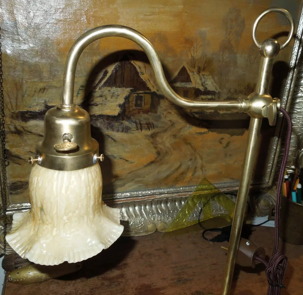 STAROŽITNÁ STOLNÍ LAMPA , LAMPIČKA