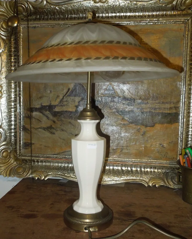 STOLNÍ ELEKTRICKÁ LAMPA