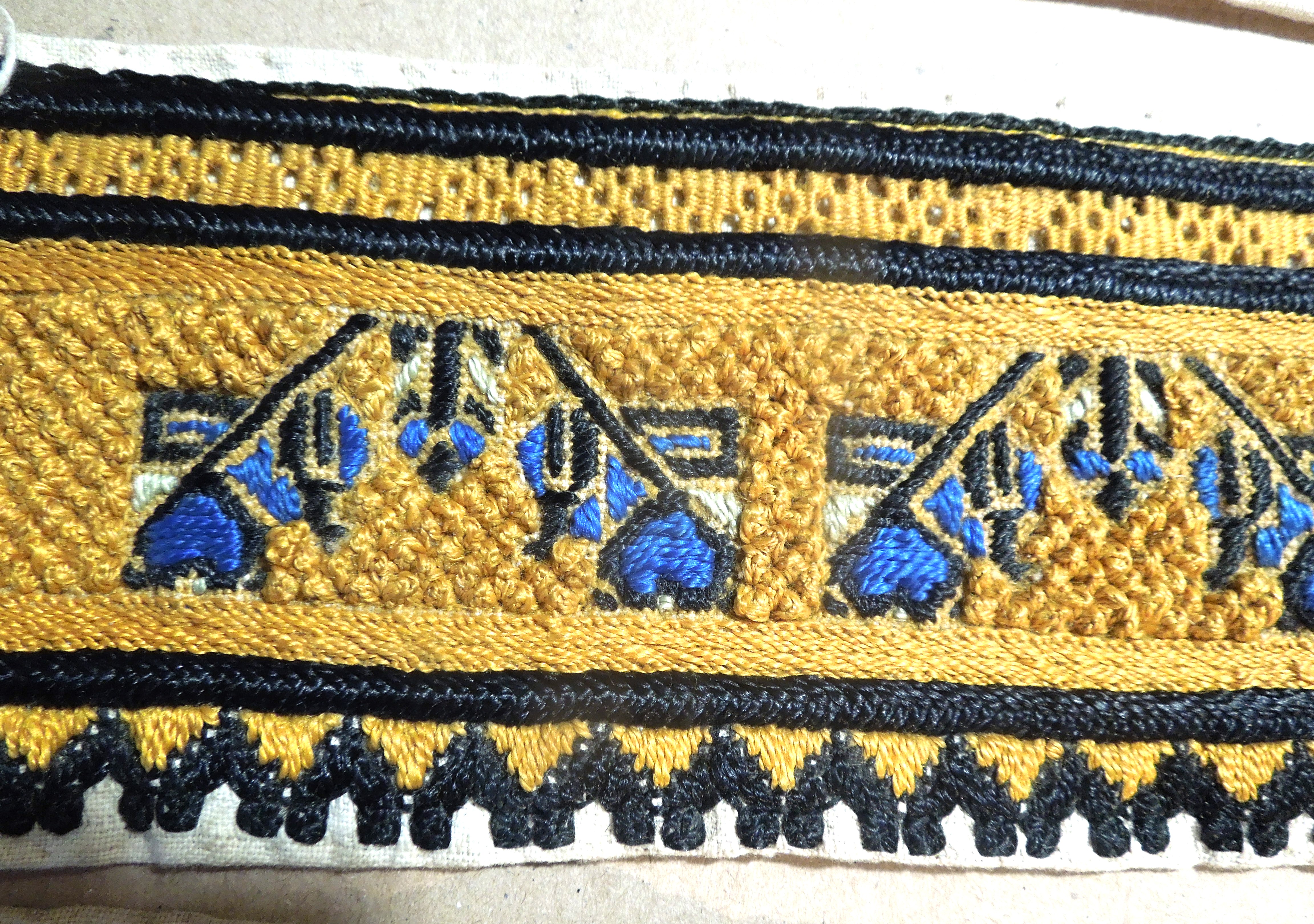 KROJ VYŠÍVÁNÍ DÁMSKÉ