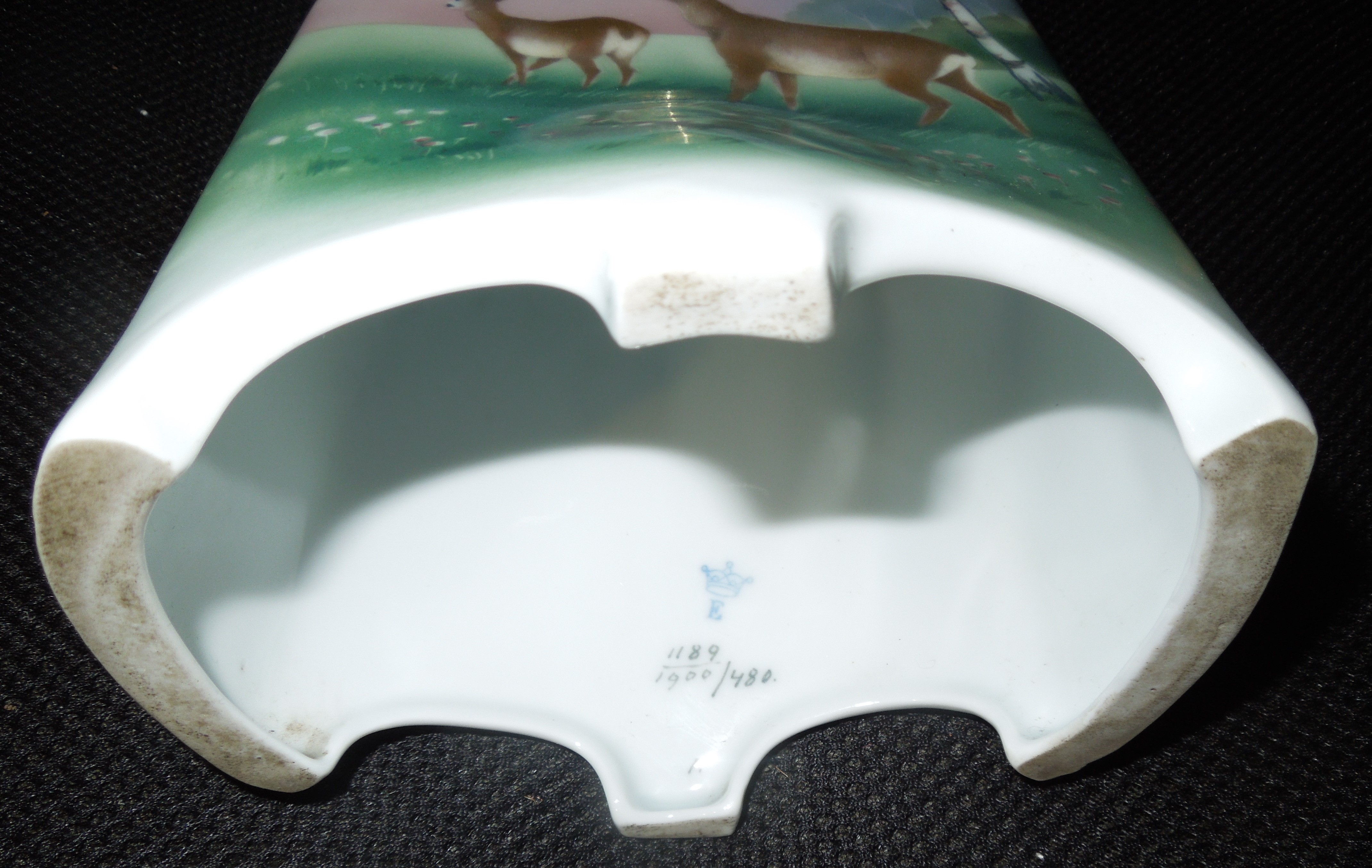 Porcelánové hodiny myslivecký motiv srnky značené