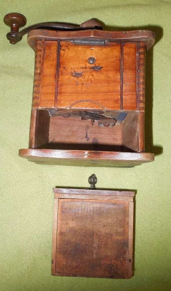 STAROŽITNOST MLÝNEK, KAFEMLÝNEK, KÁVOMLÝNEK