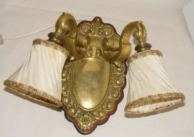 LAMPIČKA NA STĚNU  NÁSTĚNNÁ LAMPA