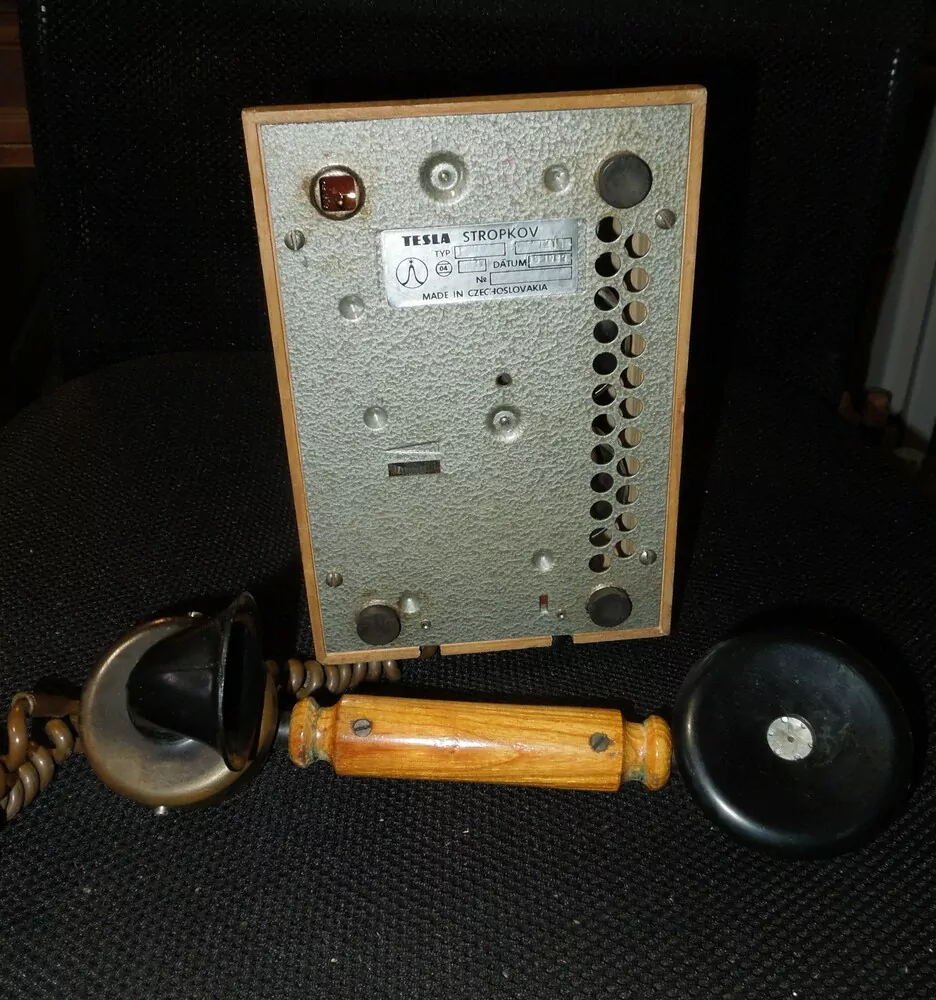 STAROŽITNÝ TELEFON TESLA PĚKNÁ DEKORACE