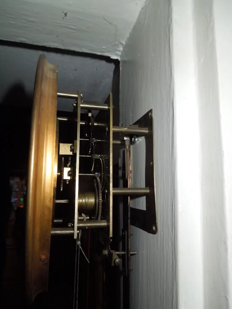 HODINY NÁSTĚNNÉ na závaží - STROJ