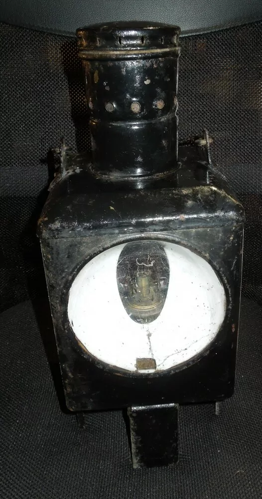 STARÁ DRÁŽNÍ LUCERNA - NÁDRAŽÁCKÁ LAMPA 