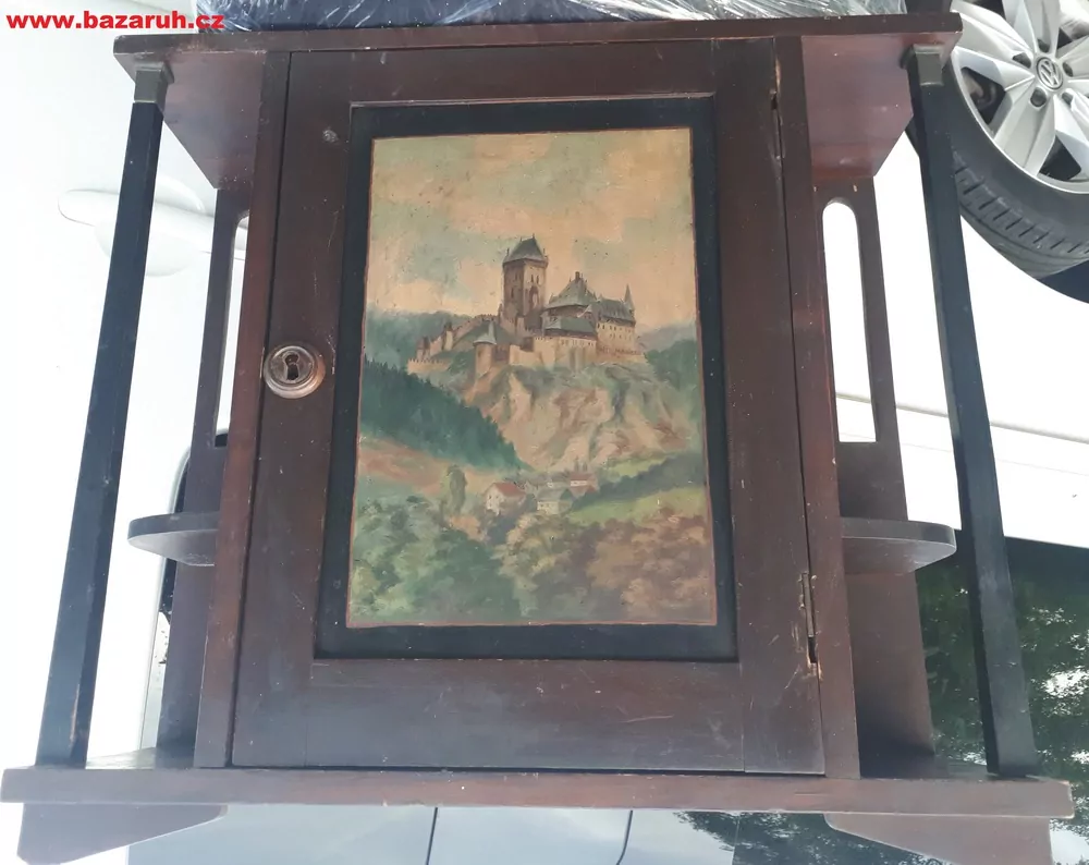 Starožitná polička na zeď Karlštejn