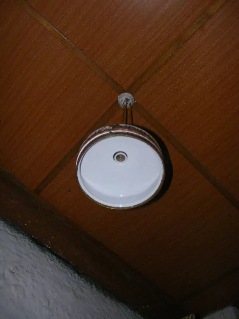 STAHOVACÍ LUSTR STÍNÍTKO STAHOVAČKA