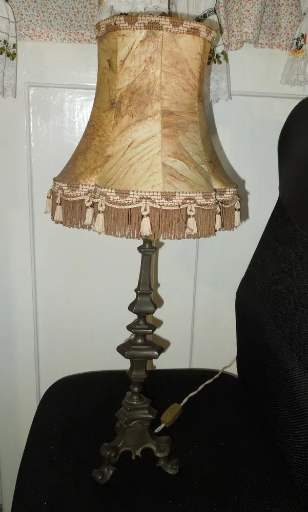 STOLNÍ LAMPA MOSAZNÁ