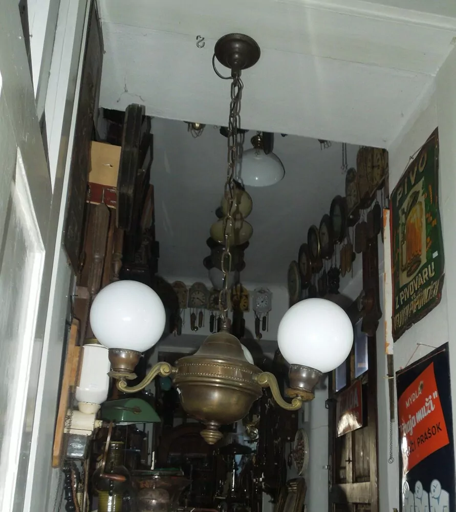 KRÁSNÝ MOSAZNÝ LUSTR 3 stínidla