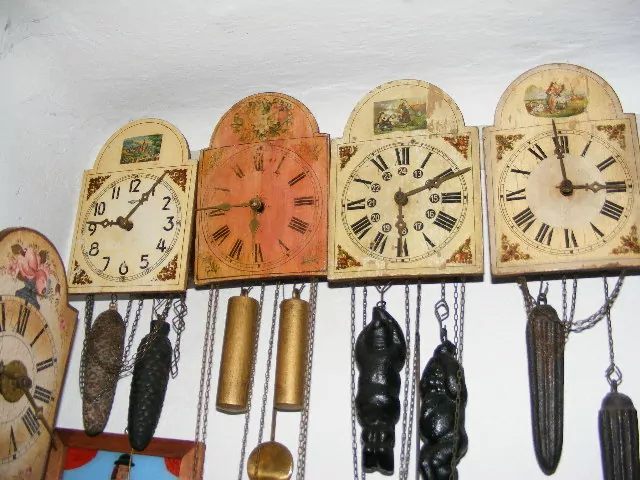 HODINY NÁSTĚNNÉ DVOUZÁVAŽOVÉ