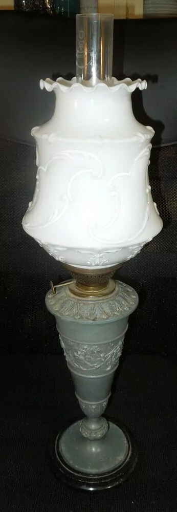 STAROŽITNÁ PETROLEJOVÁ LAMPA , PETROLEJKA