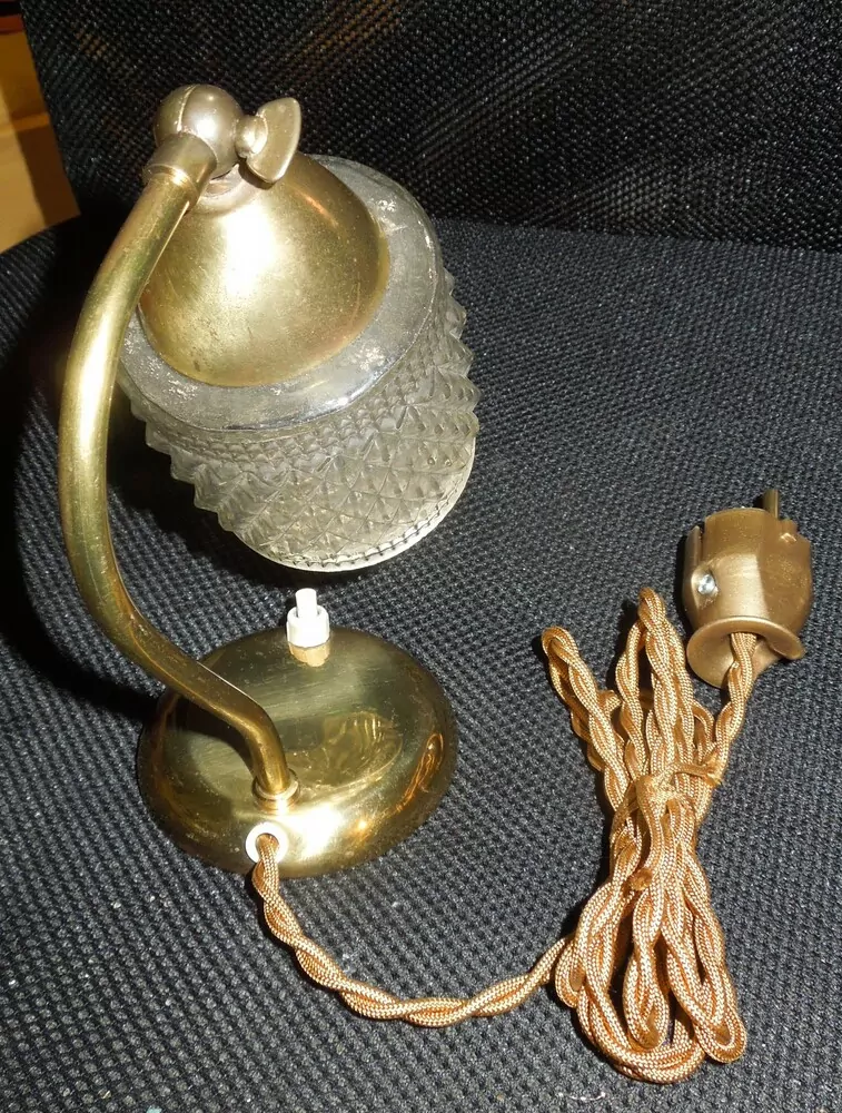 LAMPIČKA stolní nebo NA STĚNU 1 KS NÁSTĚNNÁ LAMPA ELEKTRICKÁ