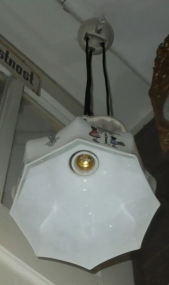 STAHOVACÍ LUSTR STÍNÍTKO STAHOVAČKA