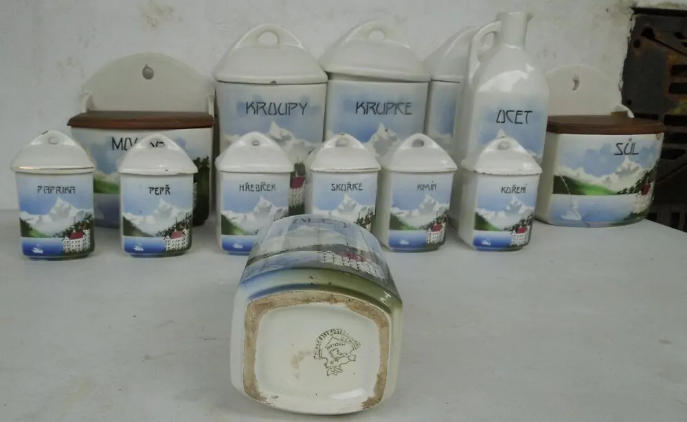 STAROŽITNOST KOŘENKY DOZY LABUŤ