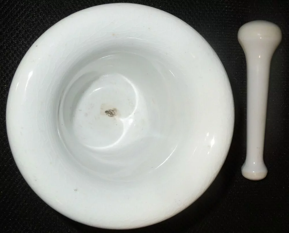 HMOŽDÍŘ PORCELÁNOVÝ RU