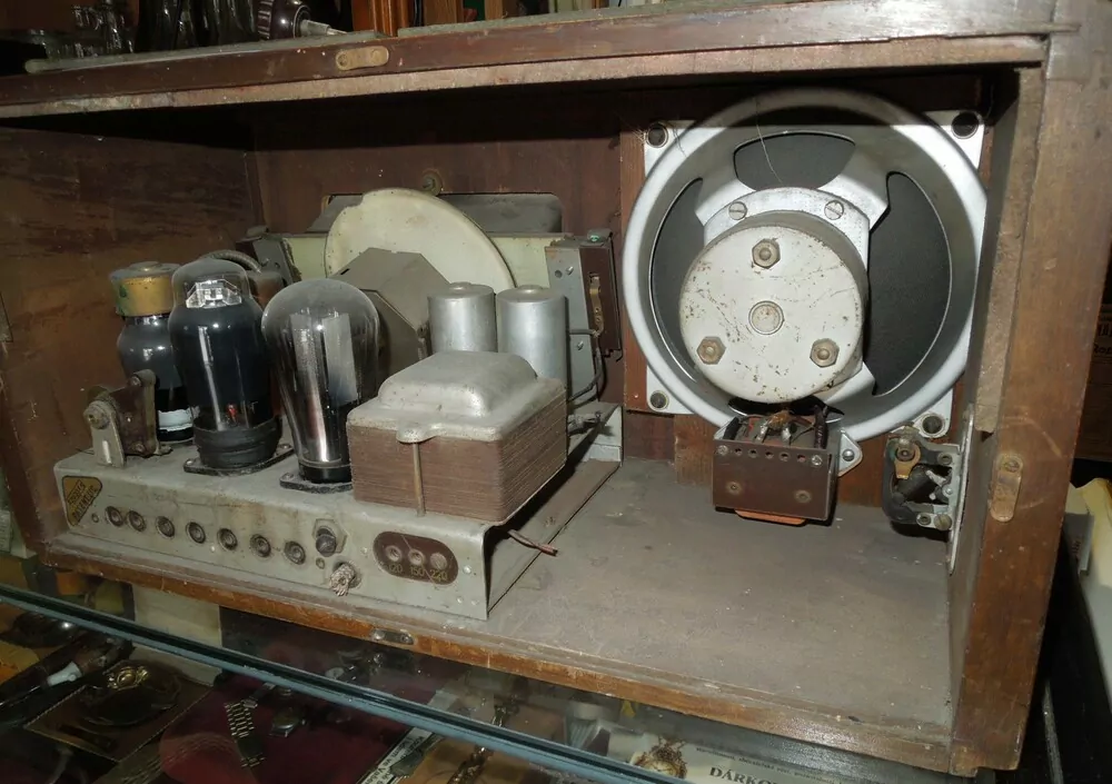 RADIO MIKROPHONA