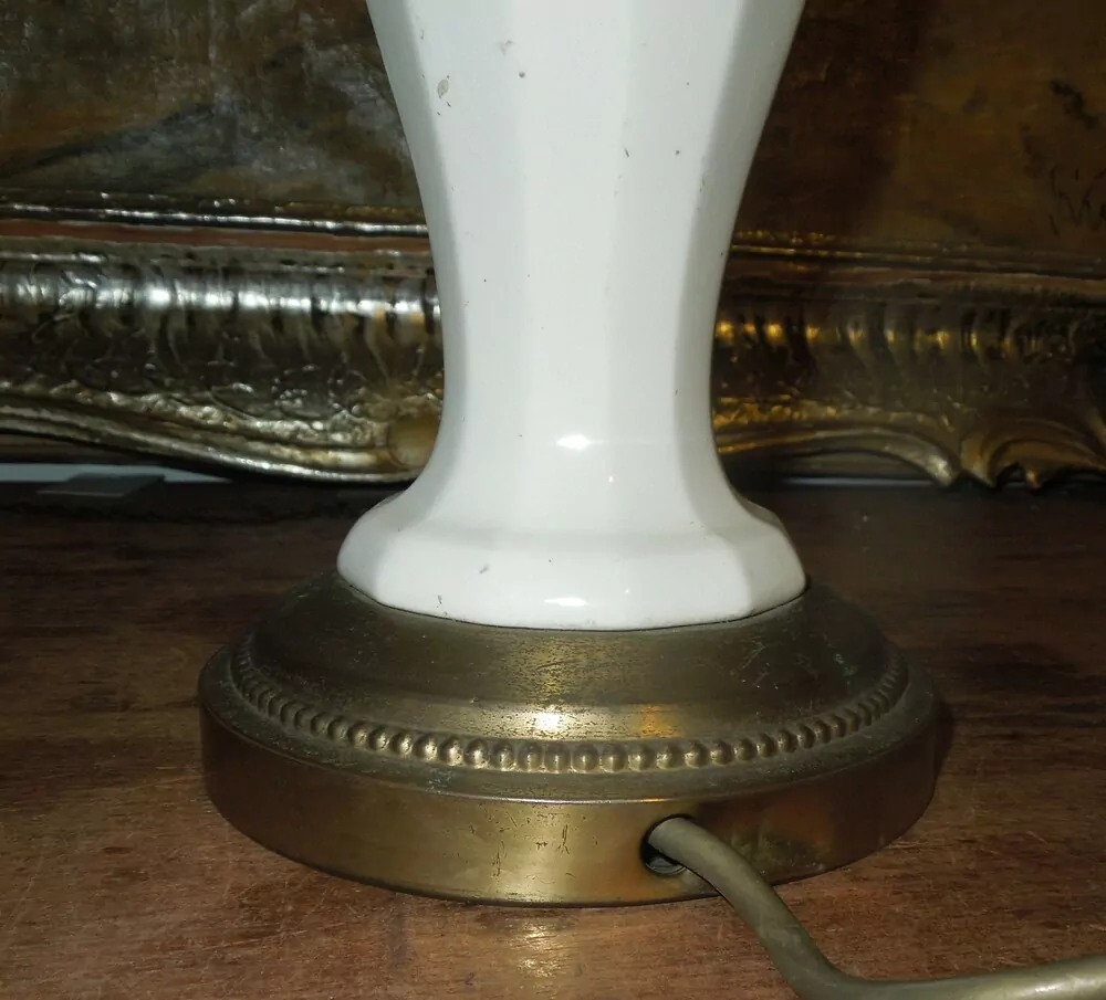 STOLNÍ ELEKTRICKÁ LAMPA