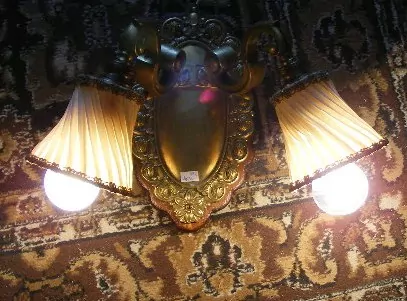LAMPIČKA NA STĚNU  NÁSTĚNNÁ LAMPA