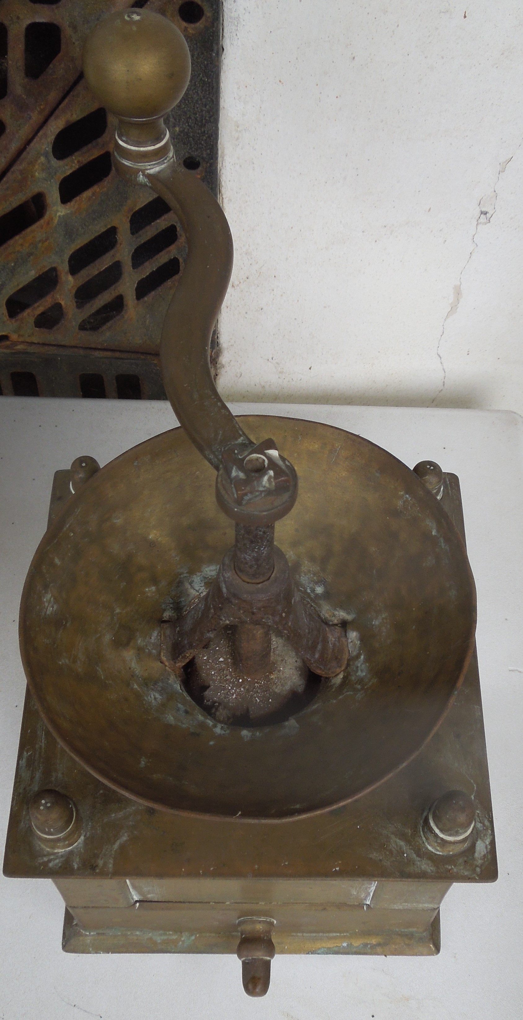 STAROŽITNOST KAFEMLÝNEK KÁVOMLÝNEK MLÝNEK MOSAZNÝ 