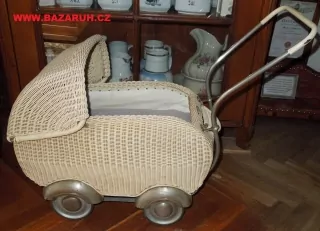 KOČÁREK PRO PANENKY