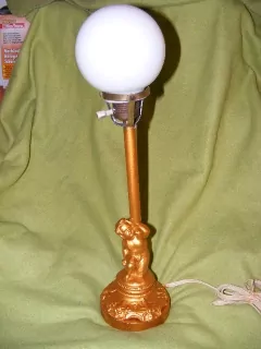 STOLNÍ LAMPA ELEKTRICKÁ FIGURÁLNÍ 