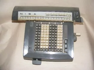 STARÁ POČÍTAČKA NISA