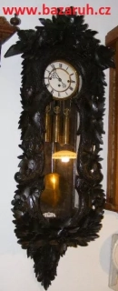 HODINY TŘÍZÁVAŽOVÉ NÁSTĚNNÉ CCA 1890 ČTVRTKY S ŘEZBOU