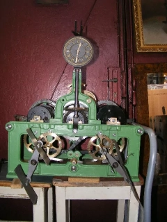HODINY VĚŽNÍ HODINOVÝ STROJ ! The tower clock ! Die Turmuhr !Zegar wieżowy !