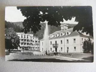 Trenčanské Teplice- Kúpele, liečebný dom "Tri srdcia"