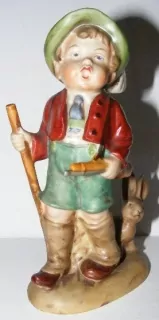 STAROŽITNÁ SOCHA CHLAPCE ZNAČENÁ
