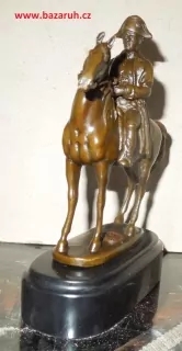 SOCHA Napoleon na koni bronz