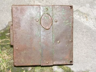 STAROŽITNÝ ZÁMEK