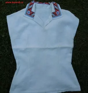 KROJ TRIČKO - FOLKLORNÍ MOTIV