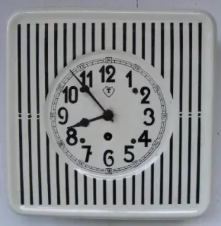 HODINY NÁSTĚNNÉ PÉROVÉ PORCELÁNOVÉ