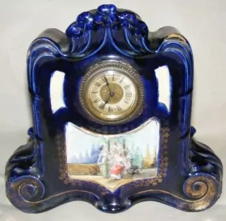STAROŽITNÉ STOLNÍ PORCELÁNOVÉ HODINY