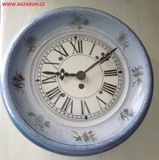STAROŽITNÉ HODINY PORCELÁNOVÉ KUCHYŇSKÉ KVĚTINY