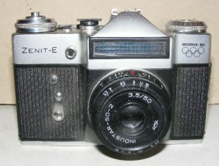 FOTOAPARÁT ZENIT E