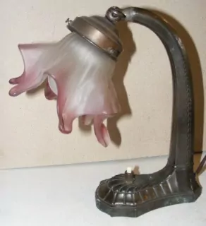 STAROŽITNÁ STOLNÍ LAMPA ELEKTRICKÁ NEBO NÁSTĚNNÁ