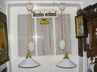 STAHOVACÍ LUSTR STÍNÍTKO STAHOVAČKA 2 KS STEJNÉ