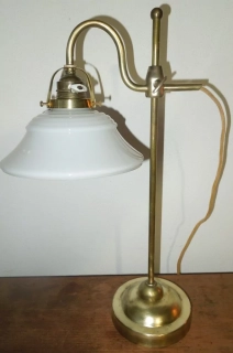 STAROŽITNÁ STOLNÍ LAMPA , LAMPIČKA