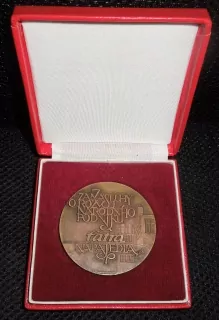 PLAKETA ZA ZÁSLUHY O ROZVOJ NÁRODNÍHO PODNIKU FATRA NAPAJEDLA