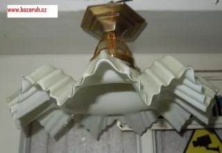 STAROŽITNOST STROPNICE 1 KS LUSTR STÍNÍTKO ŠIRM